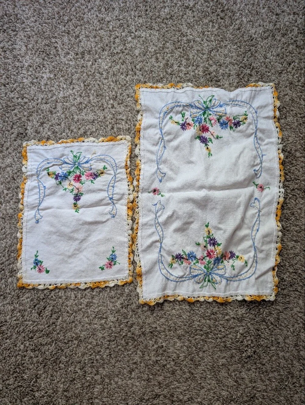 Embroidered Floral Bow Linen Napkin Set with Yellow Crochet Trim Hand‎ Made